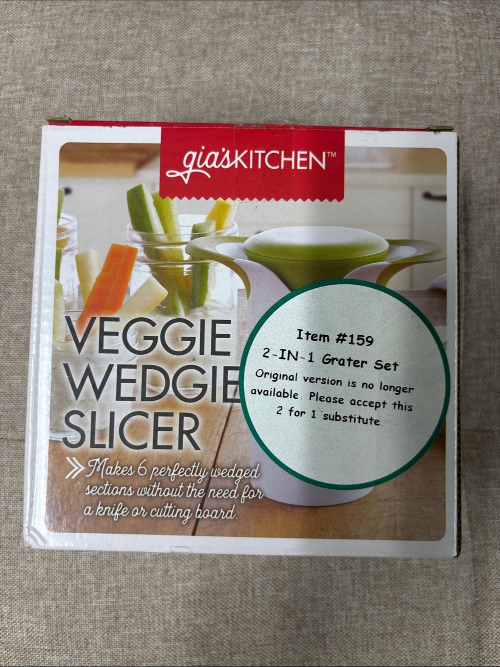 gia's KITCHEN Veggie Wedgie Slicer - White & Green